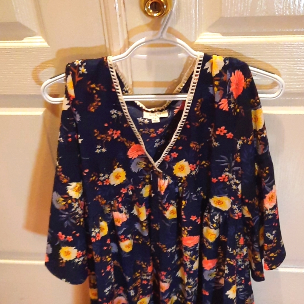 Umgee flowy dress in beautiful navy floral pattern (size S) - Picture 2 of 7